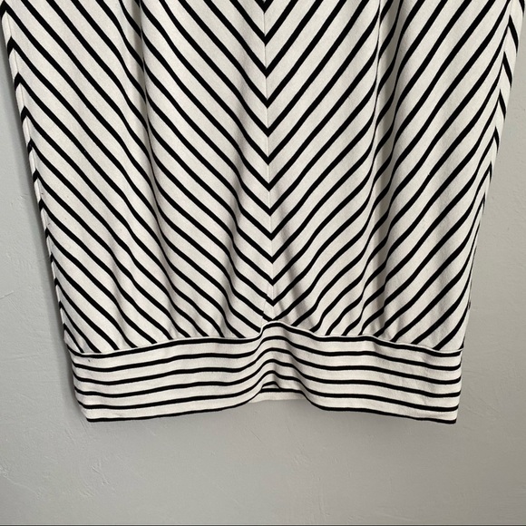 WHITE HOUSE BLACK MARKET Striped V-Neck Blouse - Picture 4 of 11